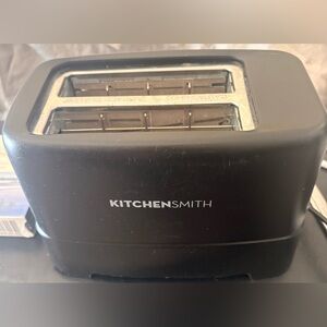 SMITH Black 2-Slot Toaster